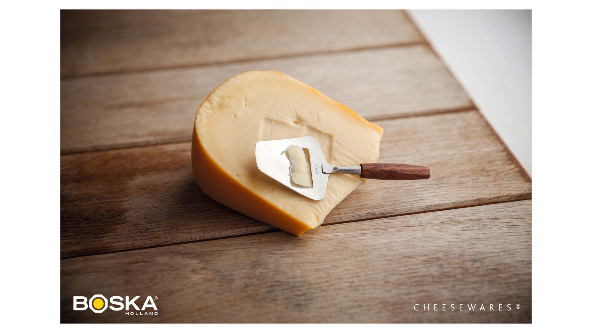 Слайсер для твердого и полутвердого сыра Boska "Вена мини" 13,5 см, ручка из темного бука
