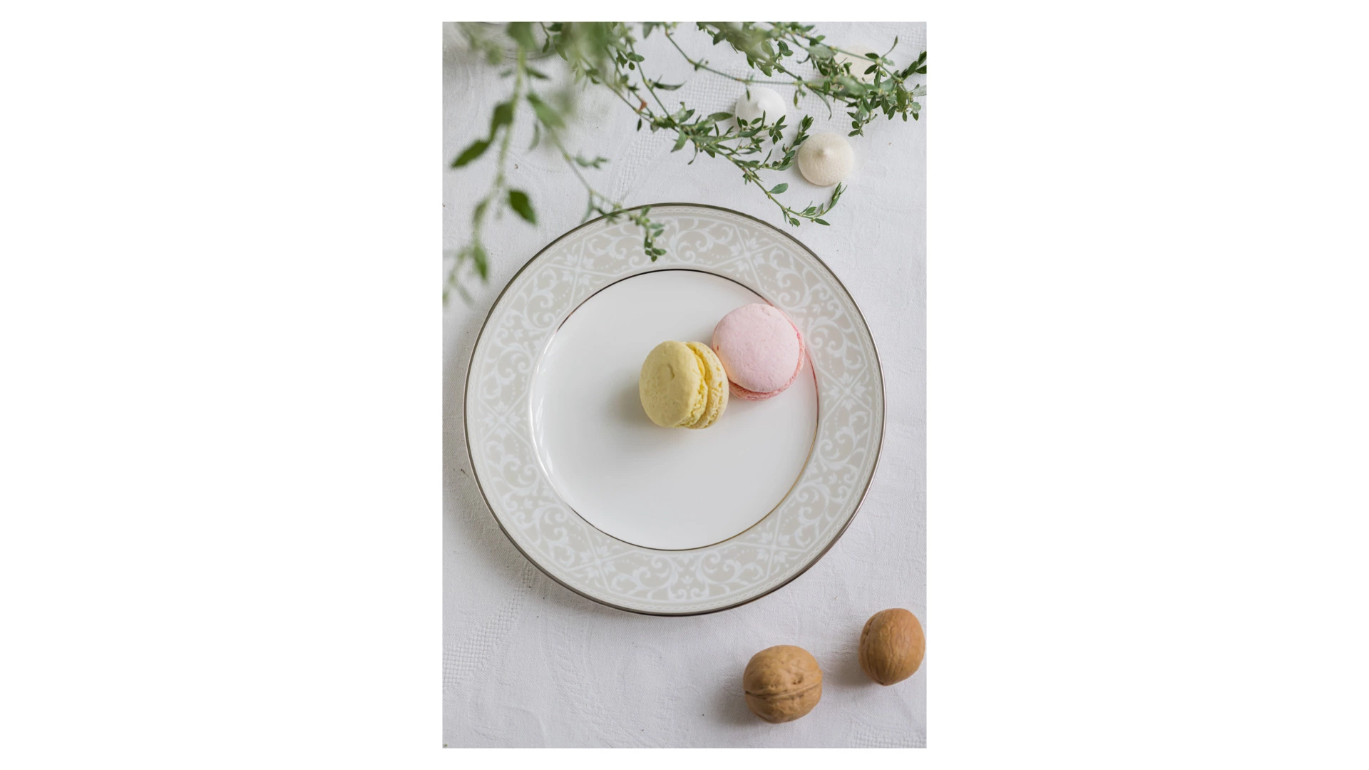 Тарелка закусочная Noritake Монтвейл Платиновый кант 21 см, фарфор костяной