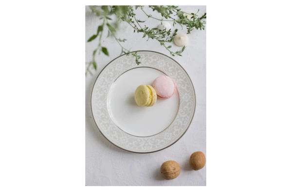 Тарелка закусочная Noritake Монтвейл Платиновый кант 21 см, фарфор костяной