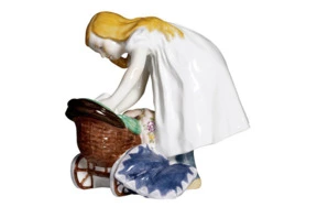 Фигурка Meissen 13,5 см Девочка с кукольной коляской, Юлиус Конрад Хеншель, 1905г