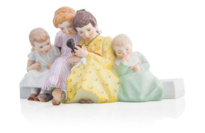 Фигурка Meissen Четыре девочки, играющие с куклой 14 см, ЮК Хеншель, 1906г