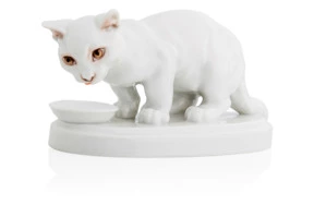 Фигурка Meissen Котенок пьющий молоко 7,5 см, Эрих Хёзель, 1917 г., фарфор