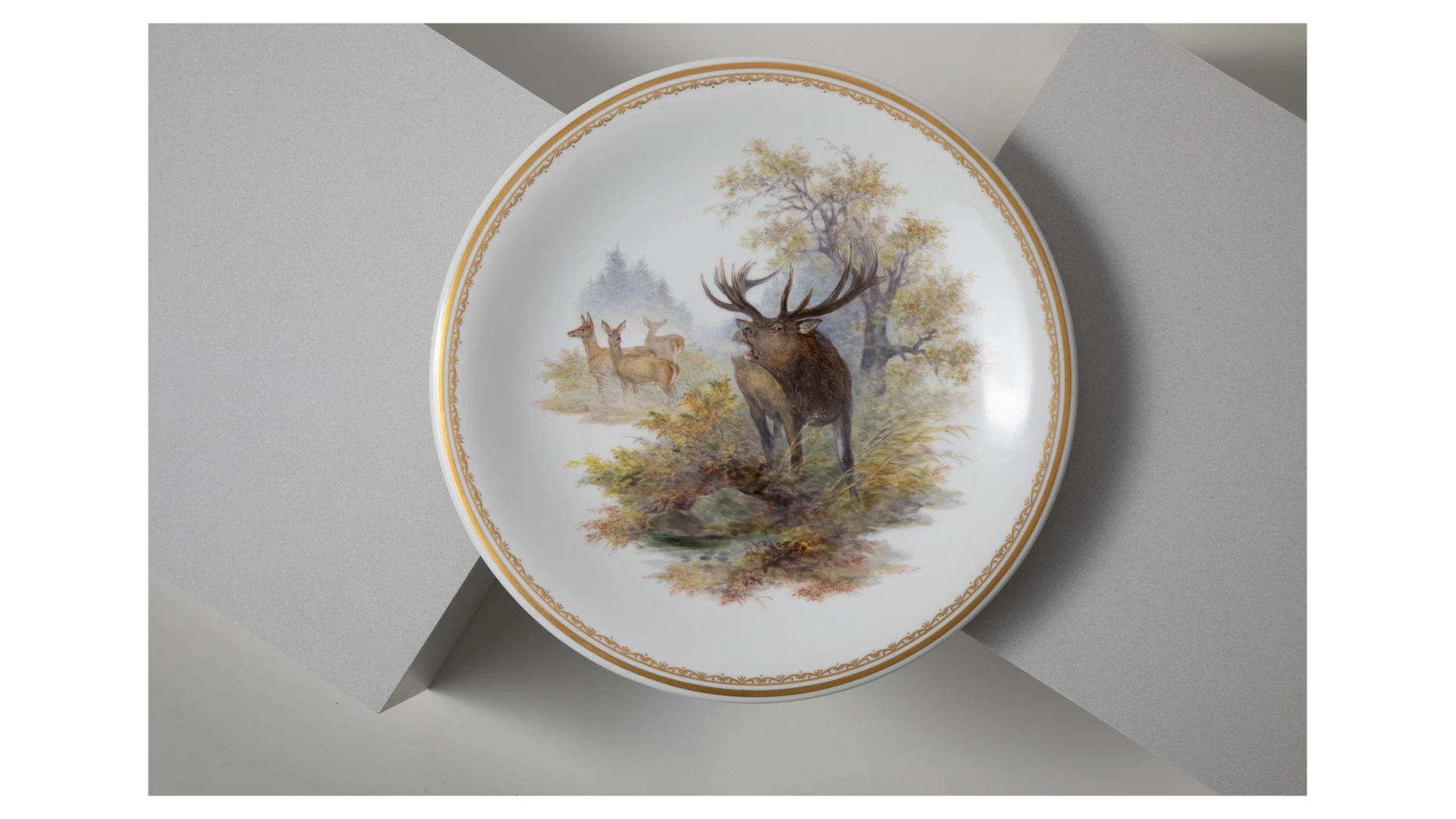 Тарелка настенная Meissen Дикая природа по эскизам Ридингера 31 см, фарфор