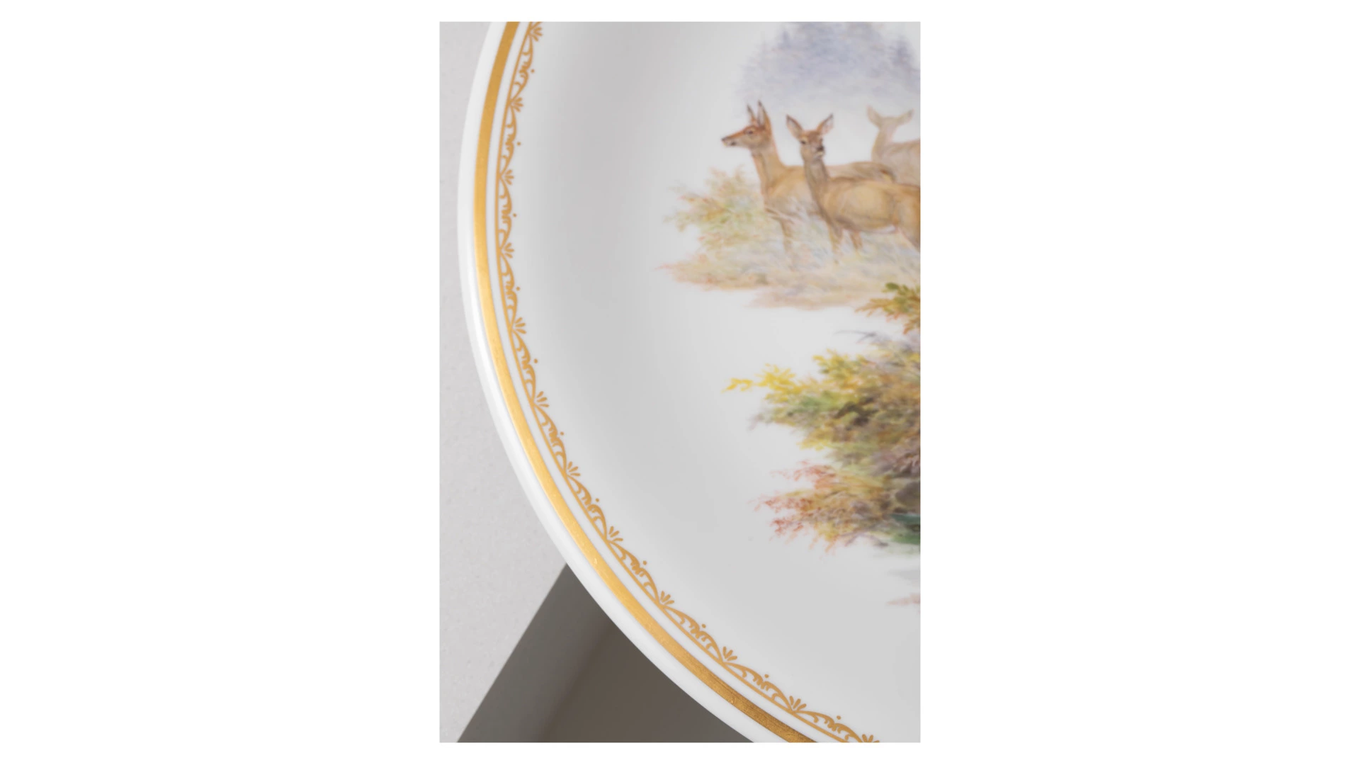 Тарелка настенная Meissen Дикая природа по эскизам Ридингера 31 см, фарфор