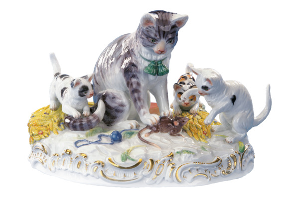 Фигурка Meissen 13 см Кошка и котята, играющие с мышкой