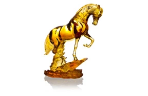 Фигурка Cristal de Paris Лошадь 17 см, хрустальное тесто, янтарная