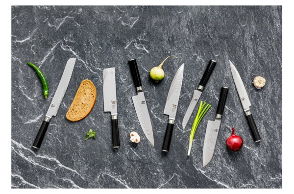 Нож для тонкой нарезки KAI Шан Классик 18 см, дамасская сталь, 32 слоя