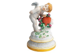 Фигурка Meissen  Купидон, постукивающий по сердцу 16 см, Генрих Швабе, 1877-1880 гг, п/к