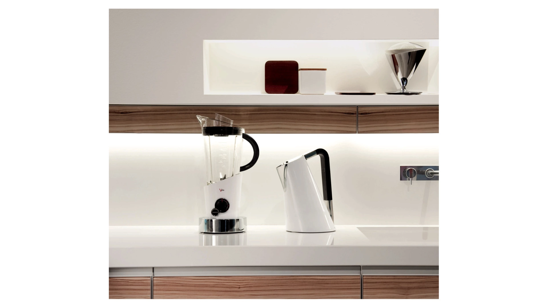 Блендер стационарный Bugatti E-Vela 1,5 л, 500 вт, сталь нержавеющая, белый, п/к