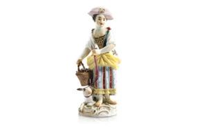 Фигурка Meissen 15 см Девочка с овечкой