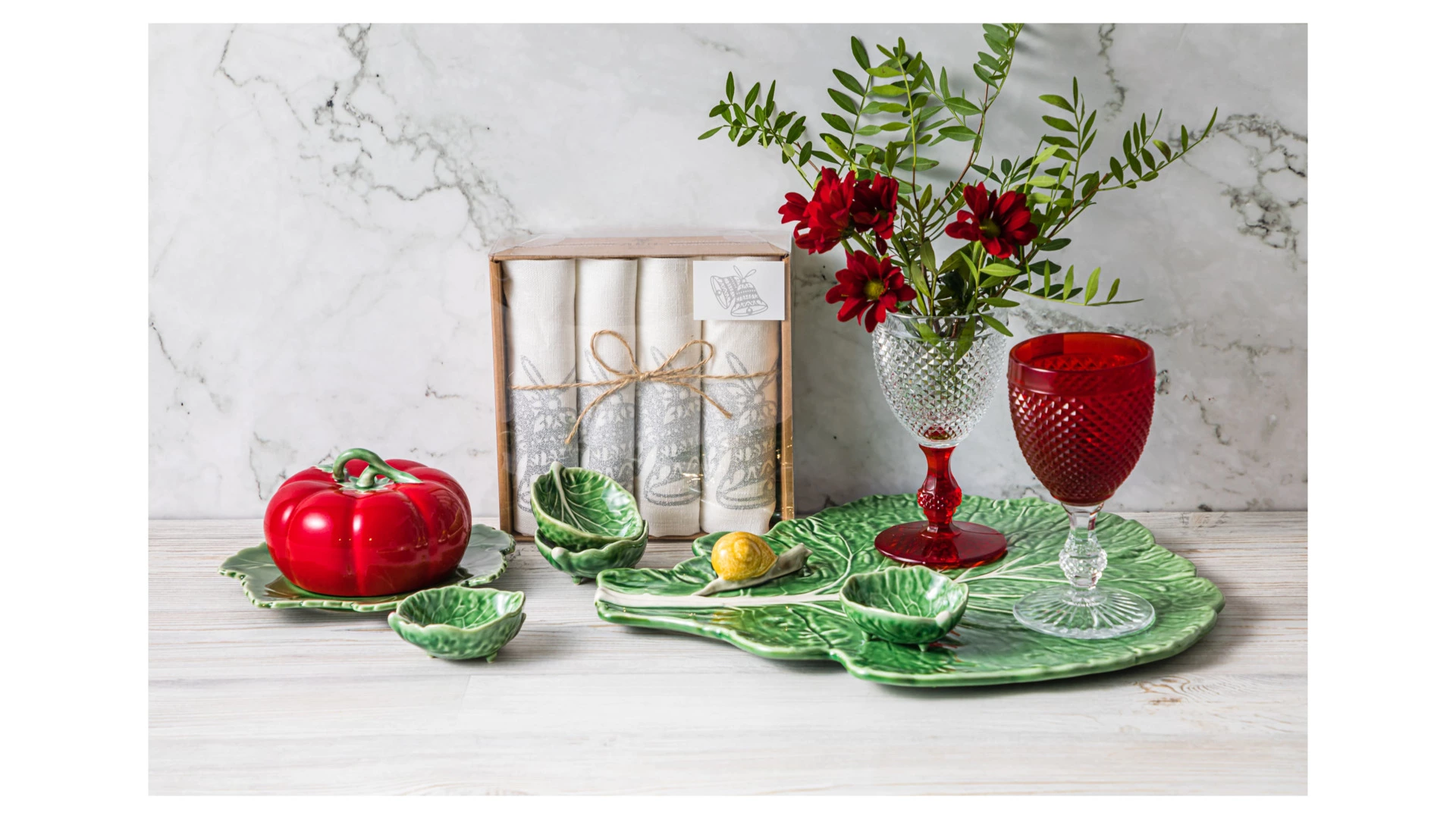 Блюдо с крышкой Bordallo Pinheiro Томат 20x18 см, керамика