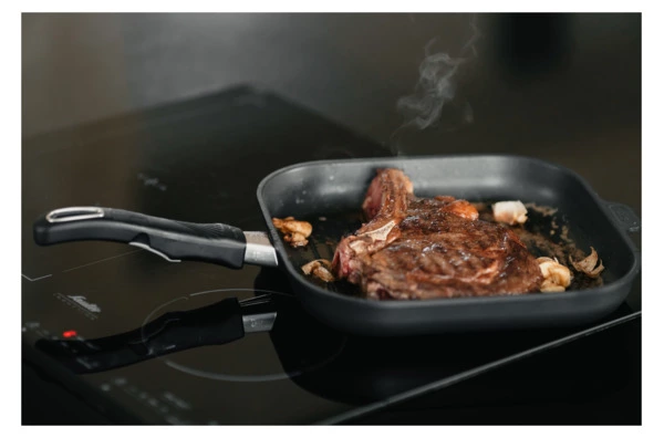 Сковорода для гриля Gastrolux 28х28х4,5 см, 2 л, алюминий литой, ручка съемная, для индукции