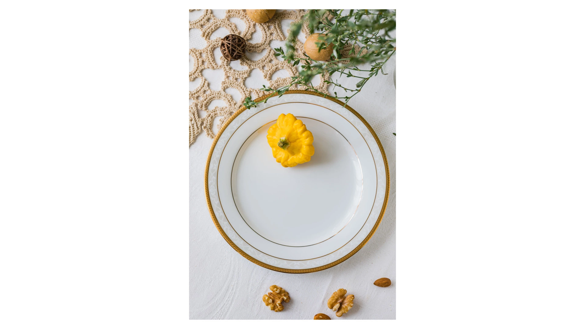 Тарелка закусочная Noritake Хэмпшир, золотой кант 21 см