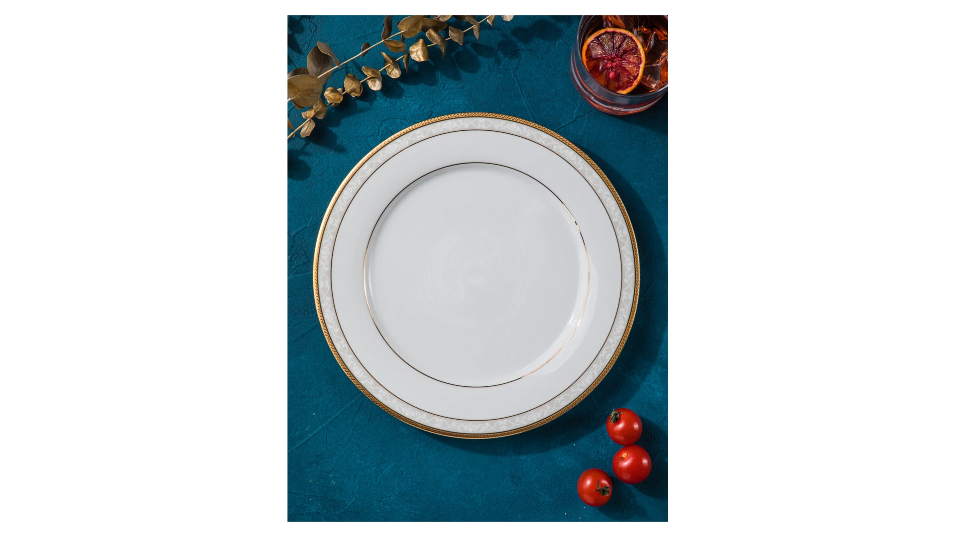 Тарелка обеденная Noritake Хэмпшир, золотой кант 27 см