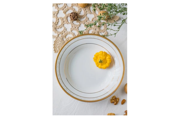 Тарелка суповая Noritake Хэмпшир, золотой кант 23 см