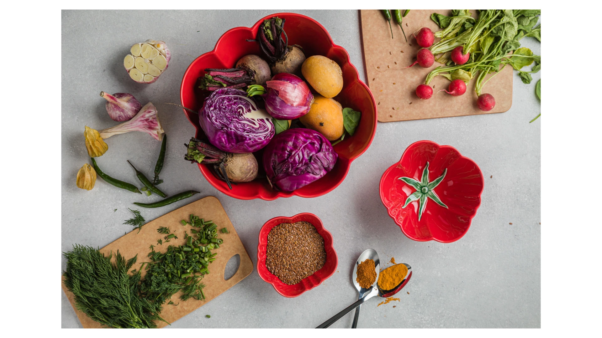 Салатник Bordallo Pinheiro Томат 28 см, керамика