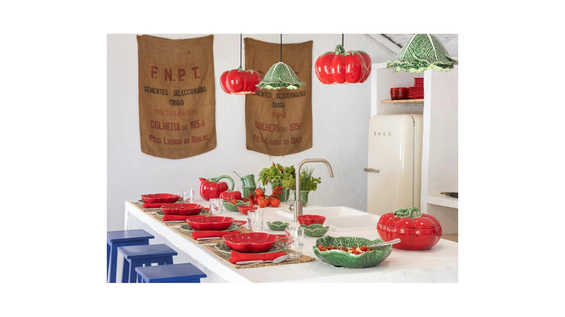 Салатник Bordallo Pinheiro Томат 28 см, керамика