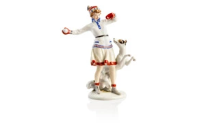 Фигурка Augarten Девочка, играющая в снежки, 15,5 см