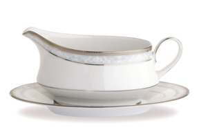 Соусник с подставкой Noritake Хэмпшир, платиновый кант 480 мл