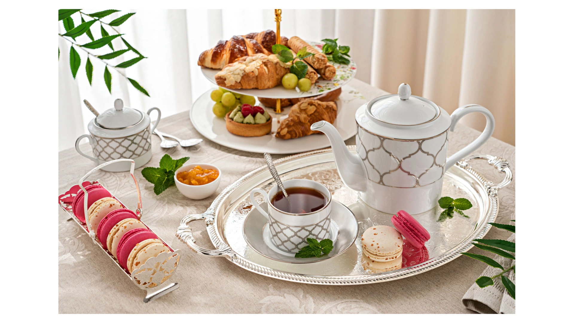 Поднос овальный с ручками Queen Anne 50х32 см, сталь, посеребрение