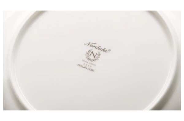 Тарелка закусочная Noritake Английские травы 21 см, фарфор костяной