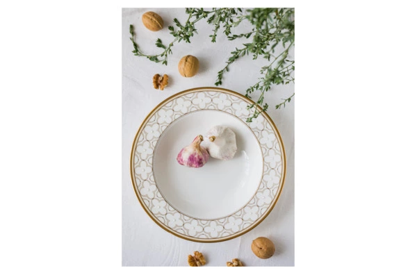 Тарелка суповая Noritake Трефолио, золотой кант 22 см, фарфор костяной