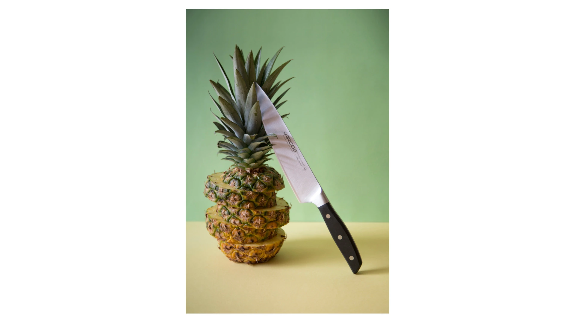 Нож кухонный поварской Шеф Arcos Manhattan 21см, кованая сталь