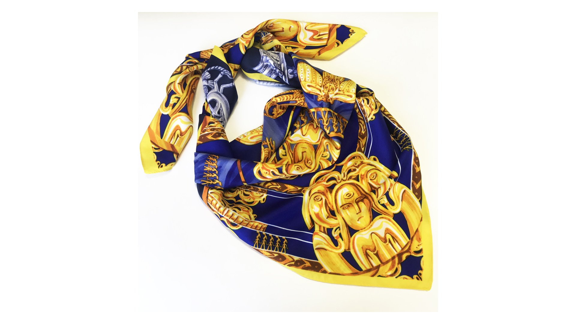Платок сувенирный Русские в моде Пермский звериный стиль 90х90 см, шелк, вискоза, машинная подшивка