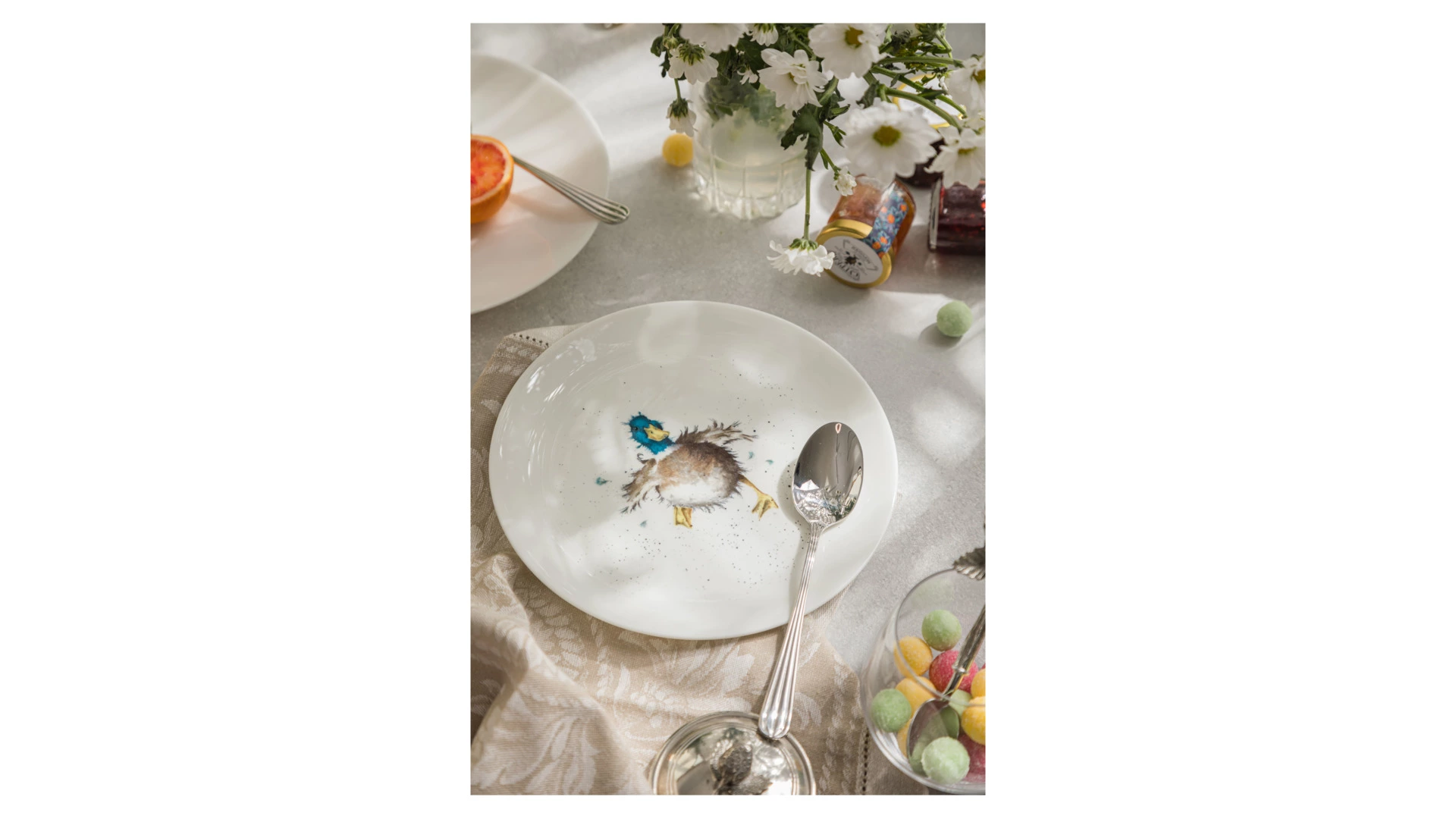 Тарелка закусочная Royal Worcester Забавная фауна Утенок 20 см, фарфор костяной