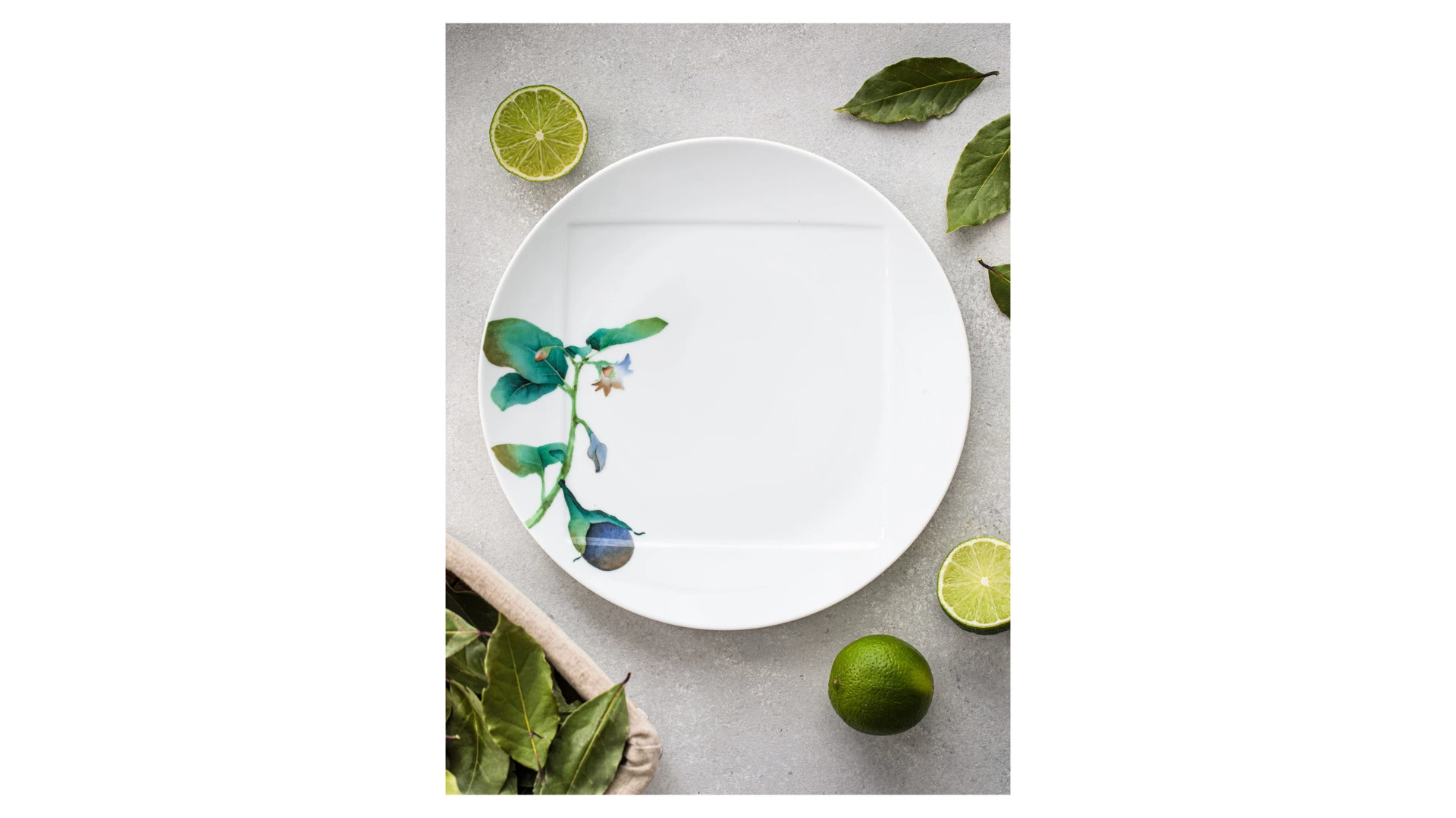 Тарелка закусочная Noritake Овощной букет Баклажан 24 см, фарфор