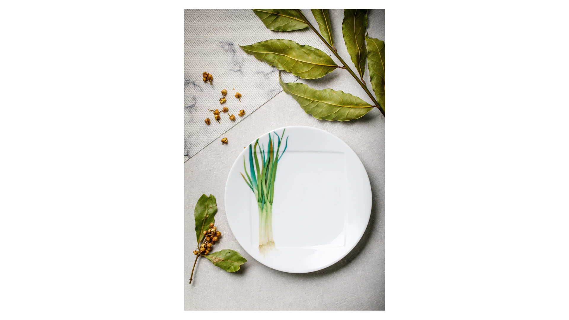 Тарелка десертная Noritake Овощной букет Зеленый лук 16 см, фарфор