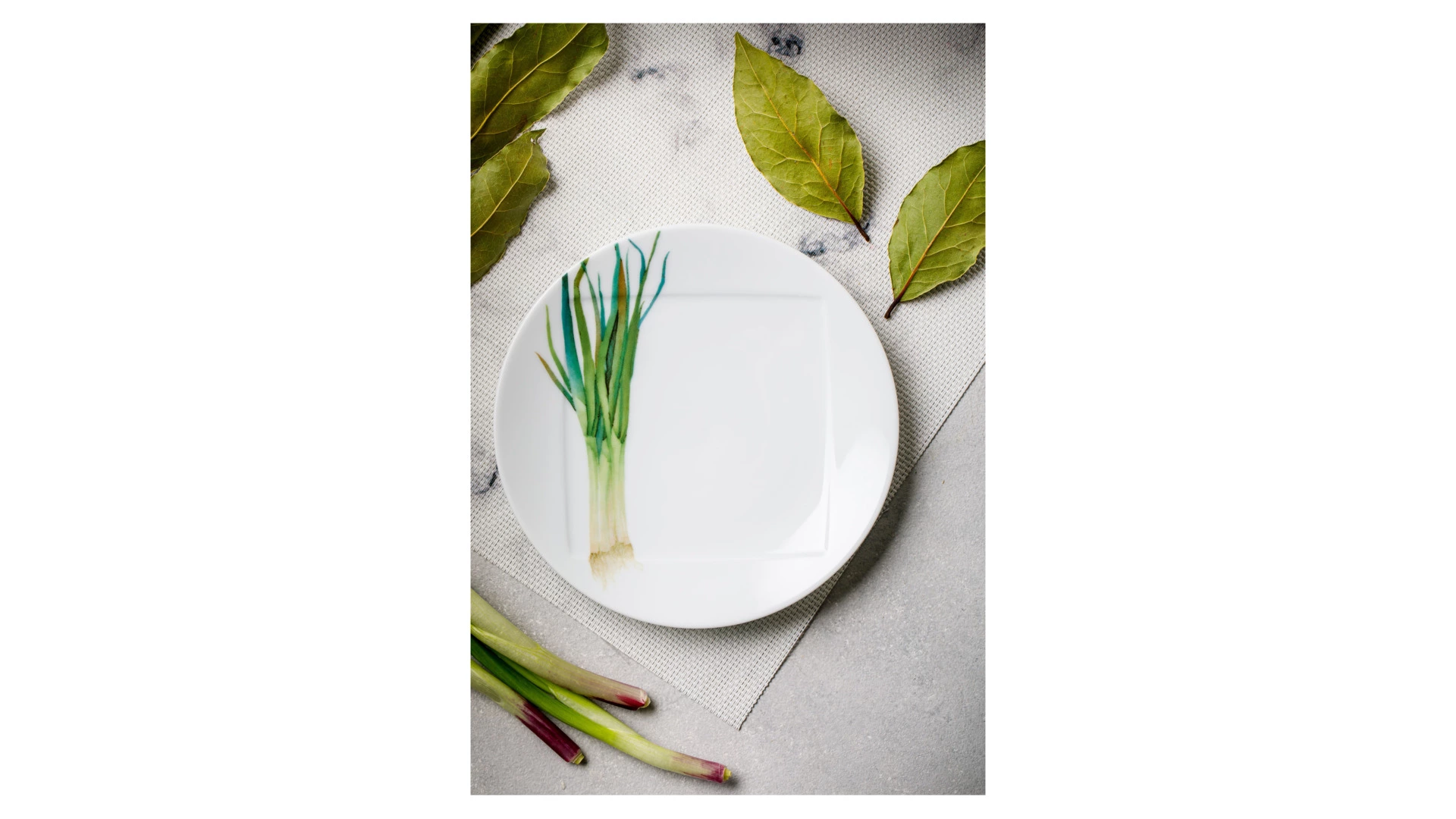Тарелка десертная Noritake Овощной букет Зеленый лук 16 см, фарфор