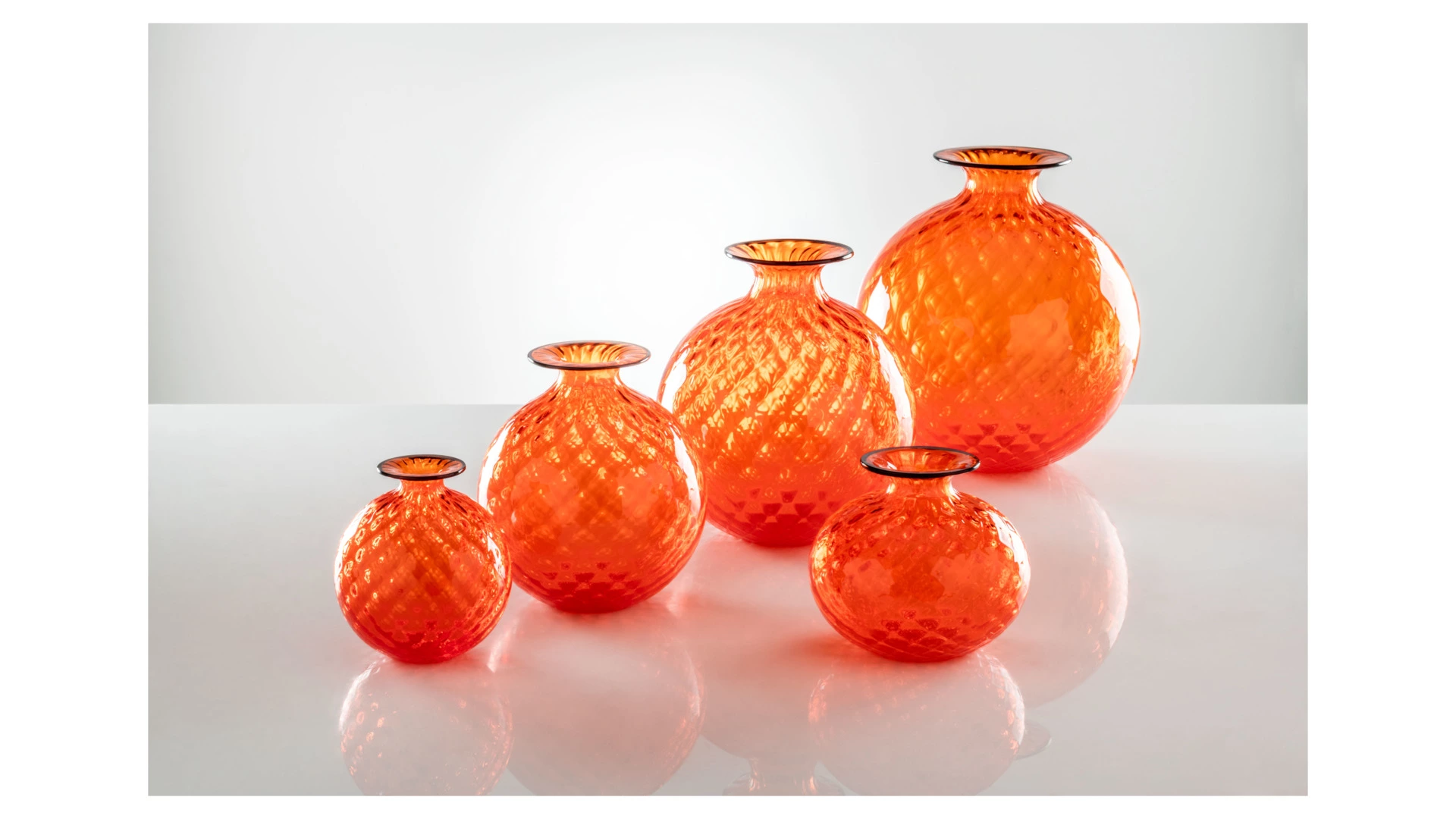 Ваза Venini Монофиори Баллотон 16,5х14см (оранжевая, окантовка индиго)