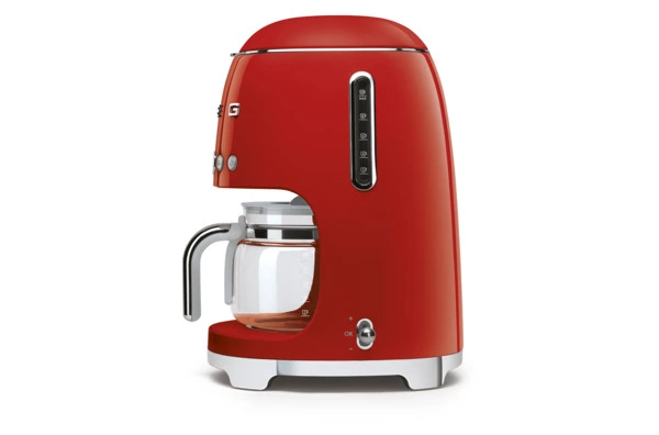 Капельная кофеварка SMEG DCF02RDEU 1050 Вт, кувшин 1,25 л, с подогревом, красный