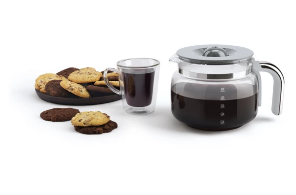 Капельная кофеварка SMEG DCF02RDEU 1050 Вт, кувшин 1,25 л, с подогревом, красный