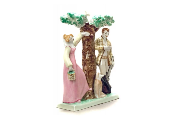 Скульптура Дулевский фарфоровый завод Барышня-крестьянка, фарфор