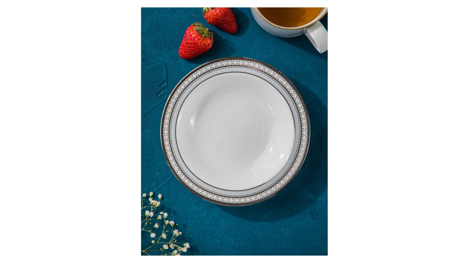 Чаша для десерта Noritake Трефолио, платиновый кант 15,7 см, фарфор костяной