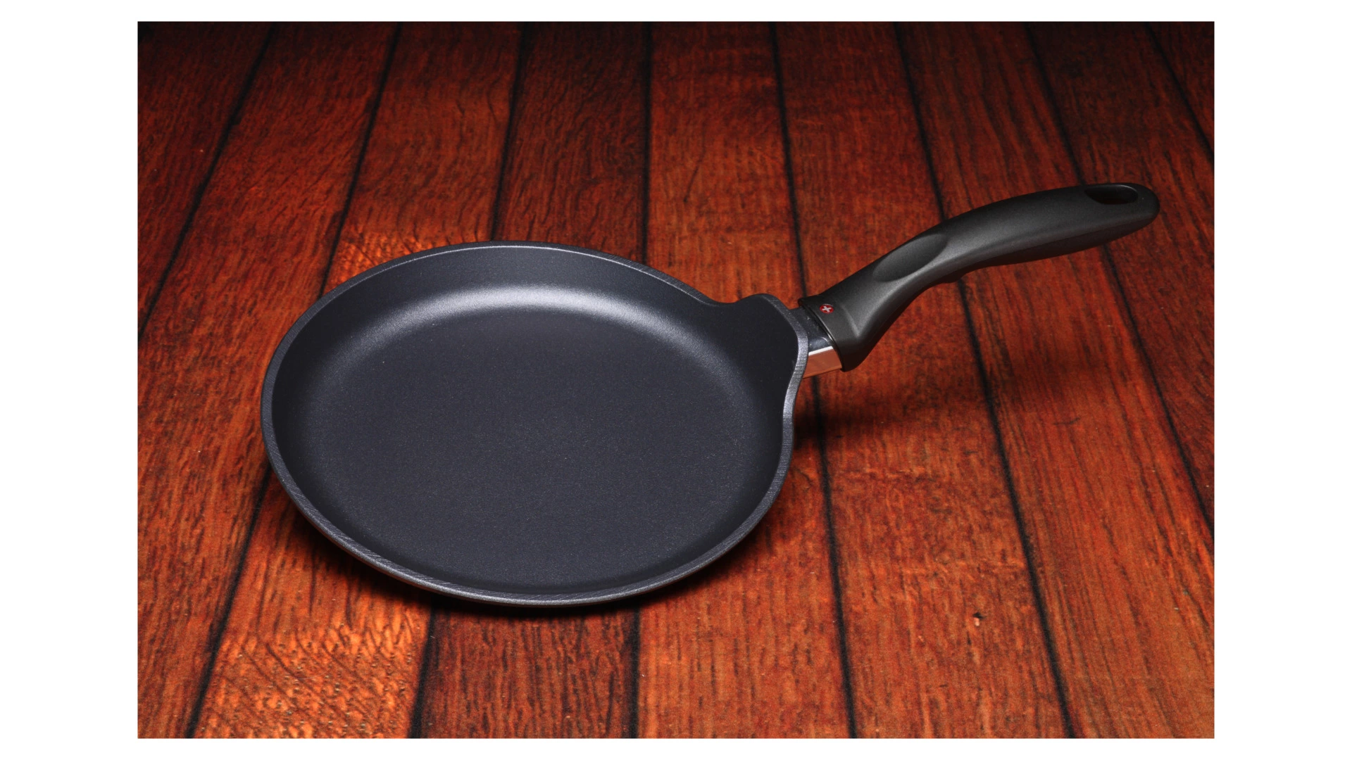 Сковорода блинная  Swiss Diamond XD CLASSIC+ INDUCTION 24см, 2,5л, алюминий лито