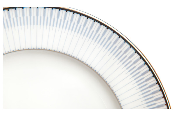 Тарелка закусочная Noritake Богарт платиновый 22 см, фарфор костяной