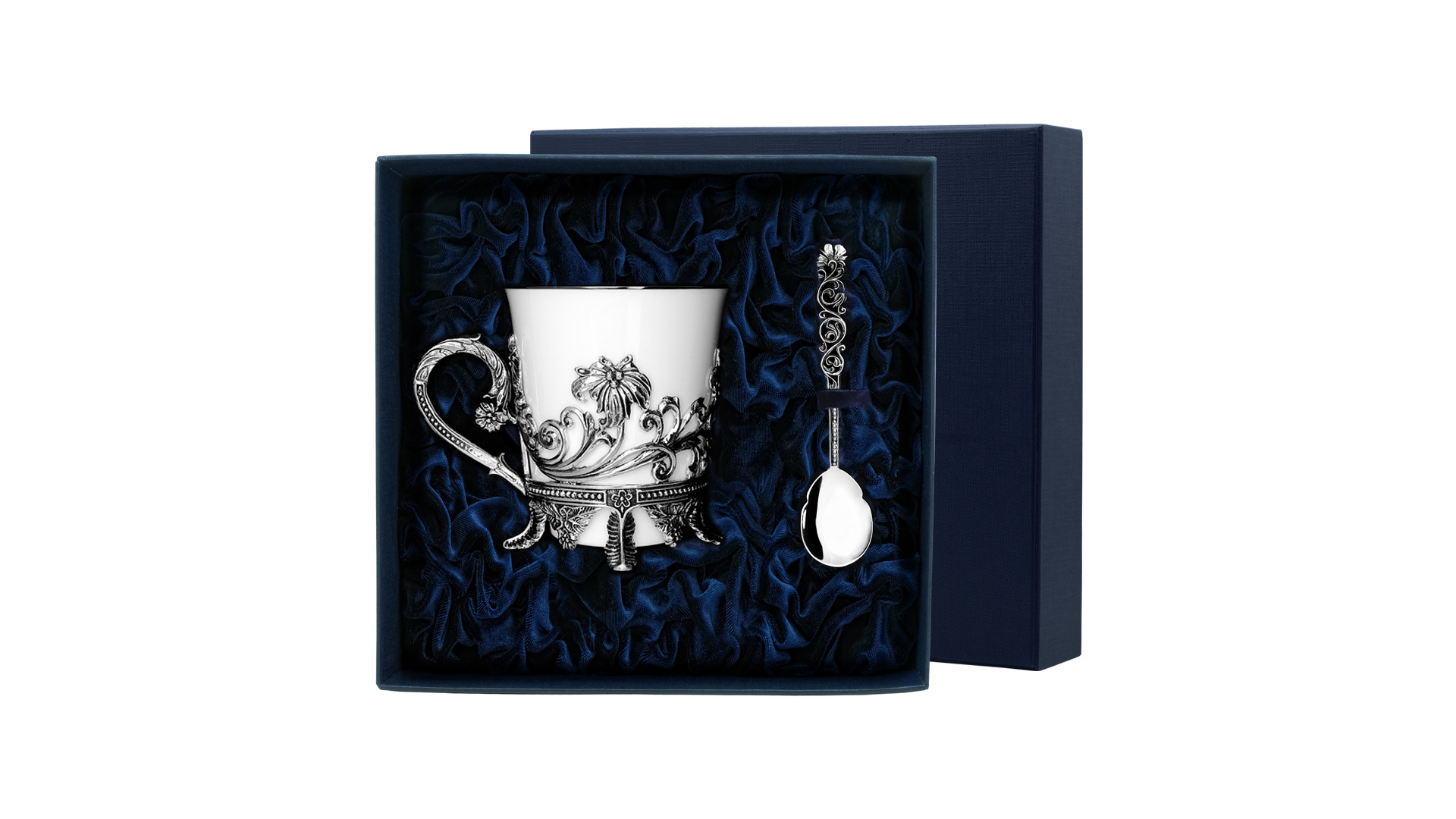 Чашка чайная с ложкой в футляре АргентА серебро 925 и Фарфор Цветочная 131,6 г, серебро 925