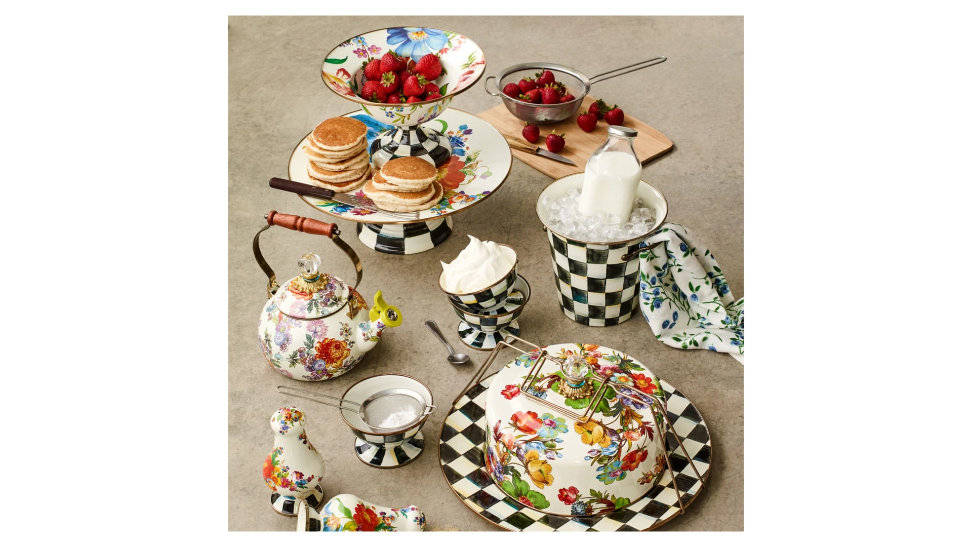 Чайник со свистком Mackenzie-Childs Flower Market 2 л, сталь нержавеющая, белый