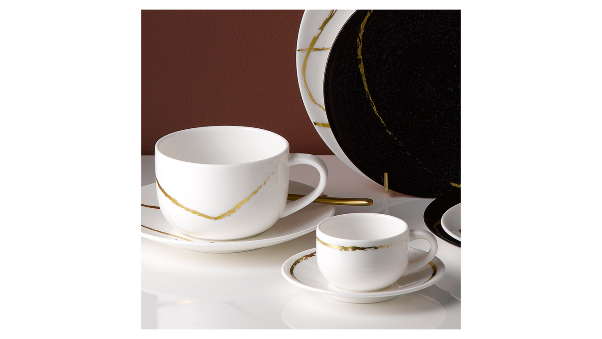 Блюдце для чашки чайной Royal Crown Derby Эскиз Белый 15 см, фарфор