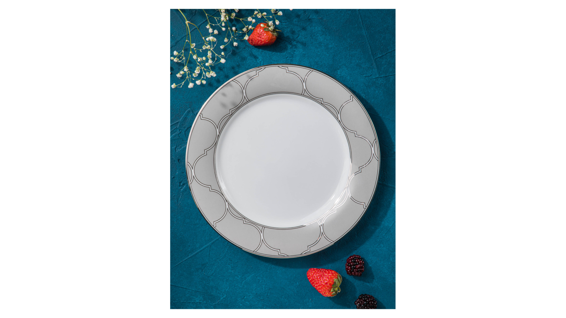 Тарелка акцентная Noritake Царский дворец, платиновый кант 23 см, фарфор