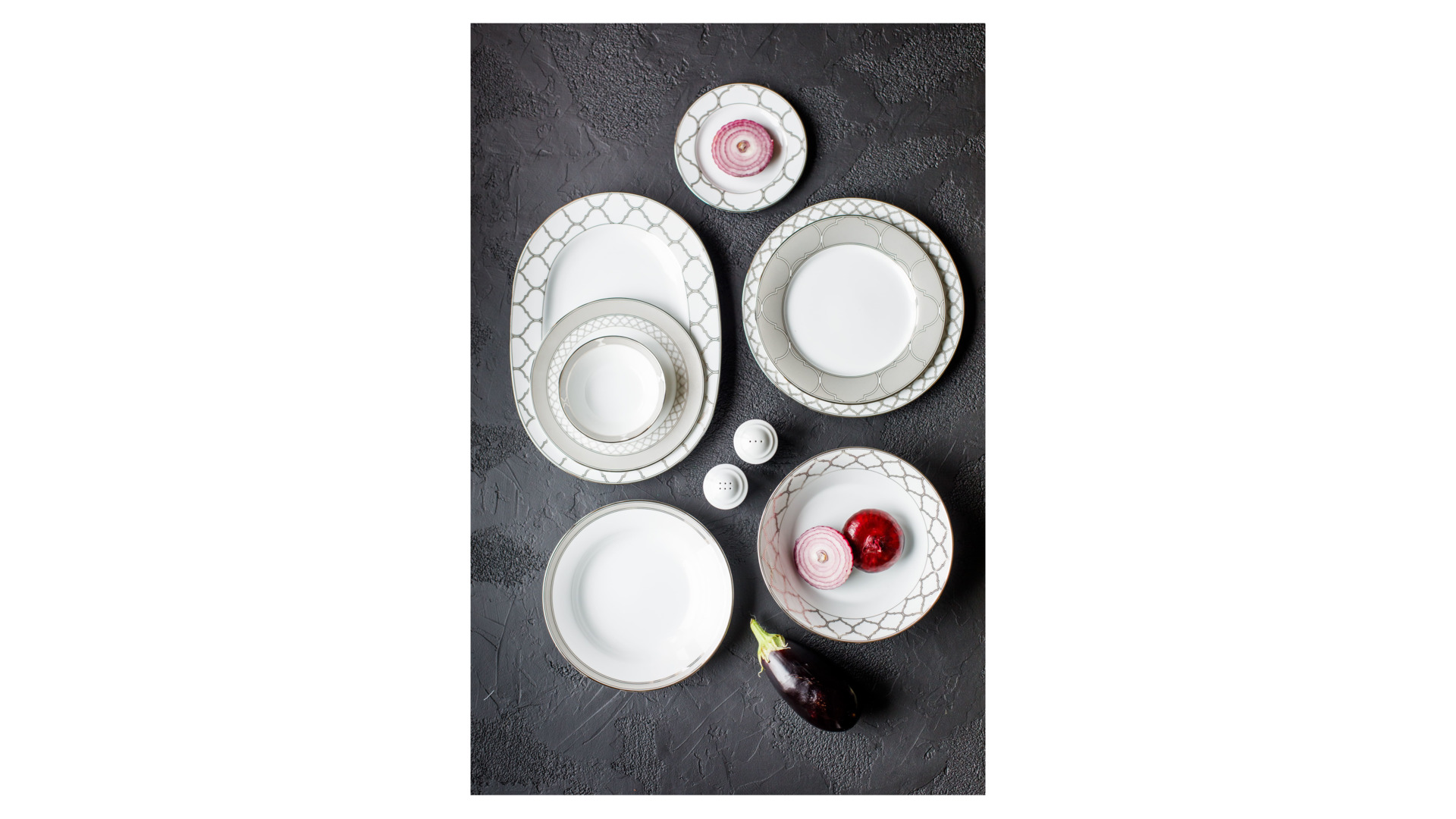 Тарелка акцентная Noritake Царский дворец, платиновый кант 23 см, фарфор