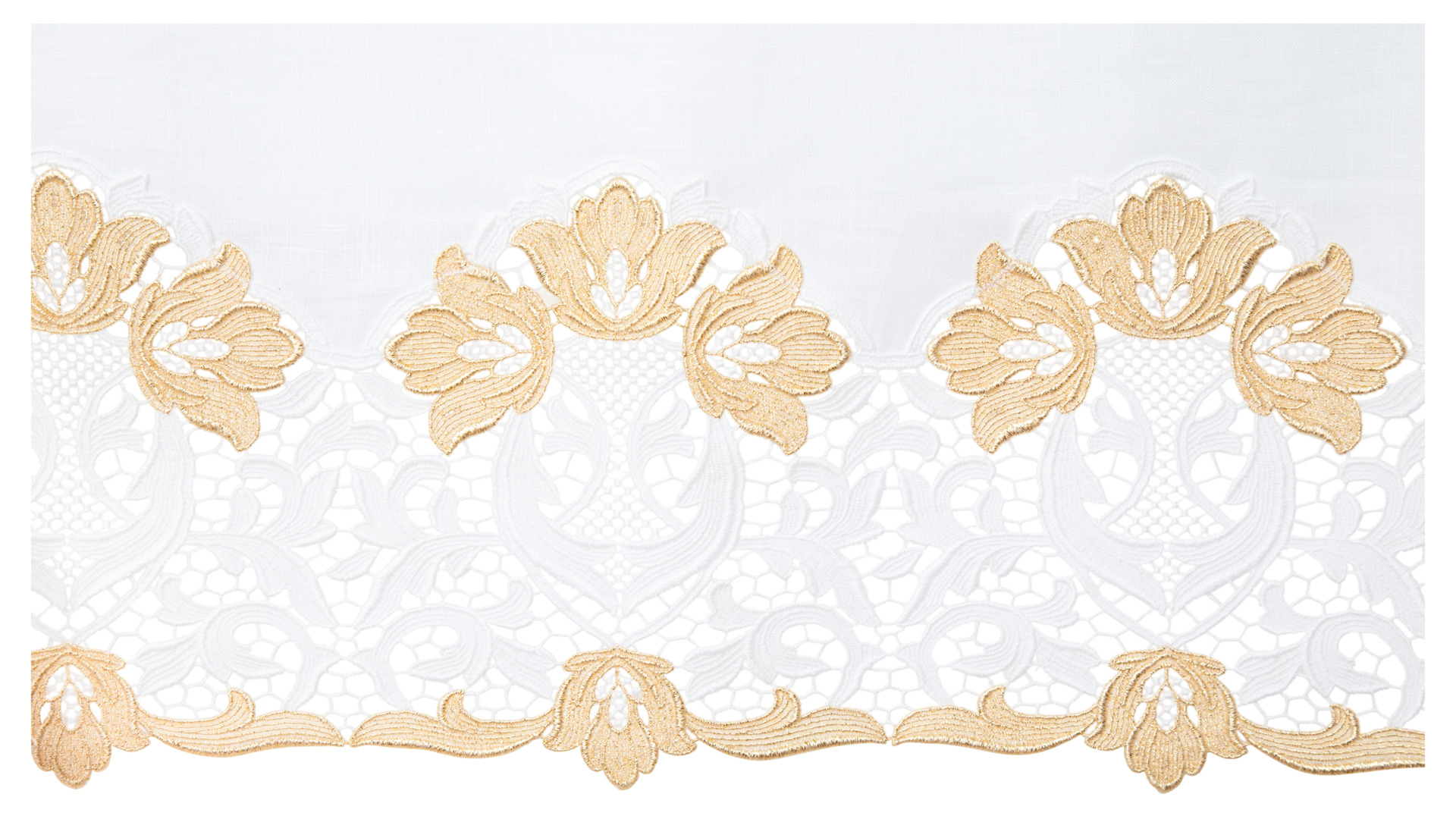 Скатерть Weissfee Сансуси Люкс 170х370 см, лен, белая, золотистое кружево