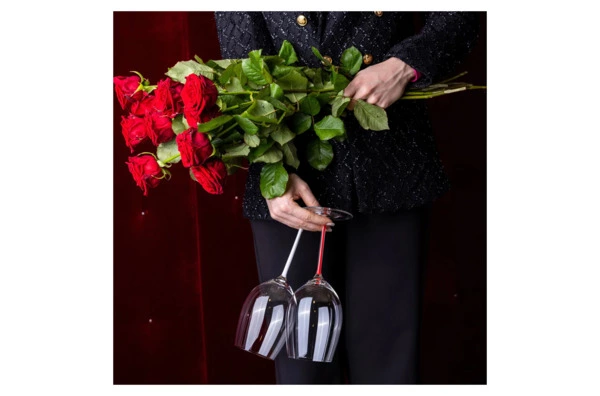 Бокал для красного вина Riedel Fatto a Mano Cabernet/Merlot 709 мл, красная ножка, ручная работа