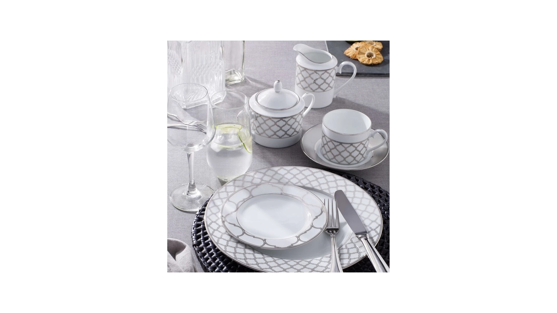 Тарелка пирожковая Noritake Царский дворец, платиновый кант 16 см, фарфор