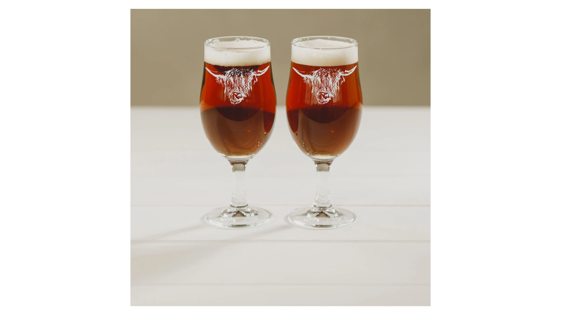 Набор пивных бокалов с гравировкой The Just Slate Company Высокогорный бык, 2 шт