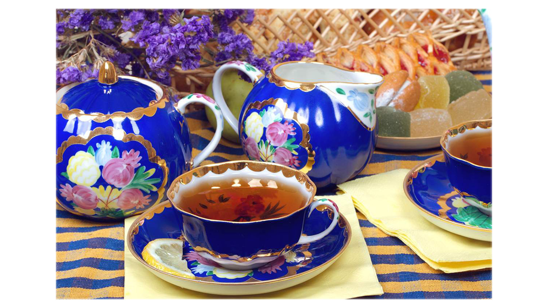 Чашка чайная с блюдцем Дулевский фарфоровый завод Тюльпан Красавица 220 мл, фарфор
