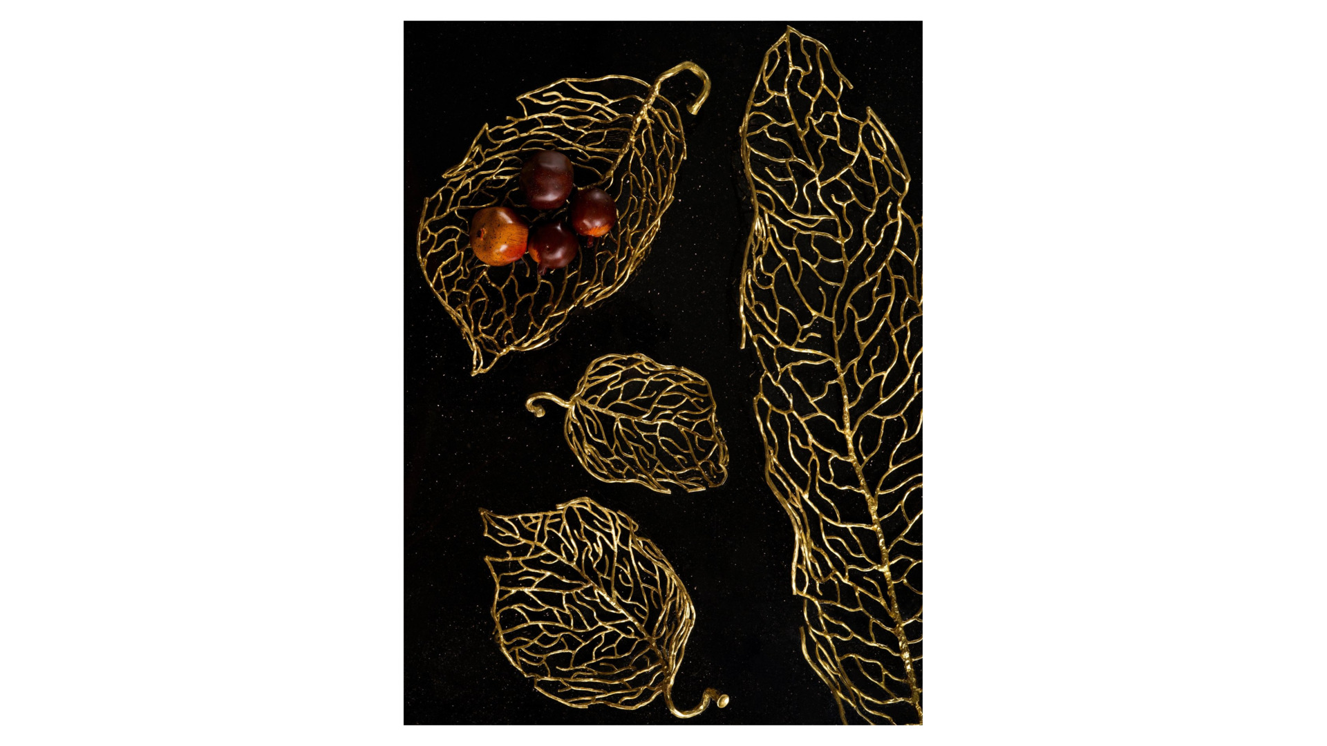Блюдо Michael Aram Осенние листья 44 см, латунь